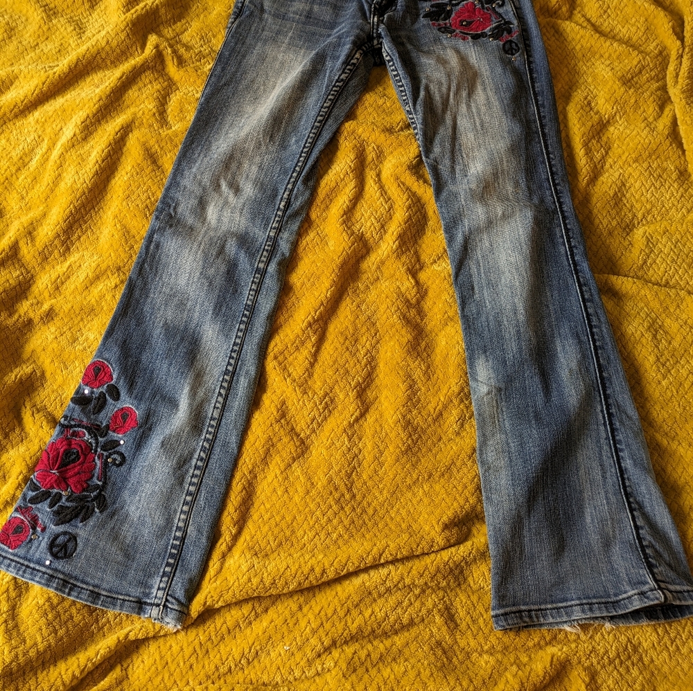 Cowgirl tuff flare embroidered jeans waist 27